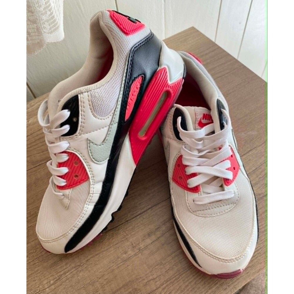 Nike Air Max 90 White Black Pink Women’s 7.5 Sneakers